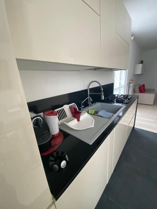 Maison Minu Lägenhet Porto Ceresio Exteriör bild